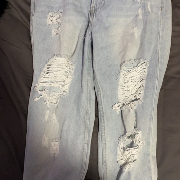 ☆Light blue ripped mom jeans, Size 9 - Picture 3 of 4